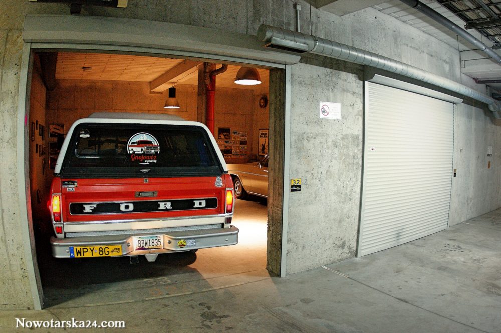 Chevrolet Impala '66 & Ford F250 '72 Zakopane garaż podziemny Nowotarska24.com 11.02.2017