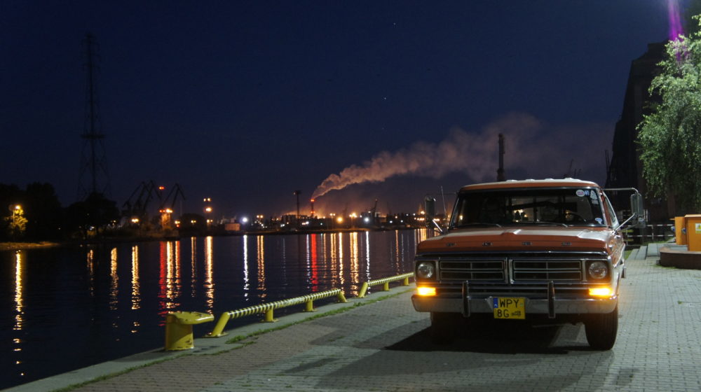 gdańsk nowy port nabrzeże portowe baza portowa polferries gnojowóz w podróży ford f250 paweł gawroński