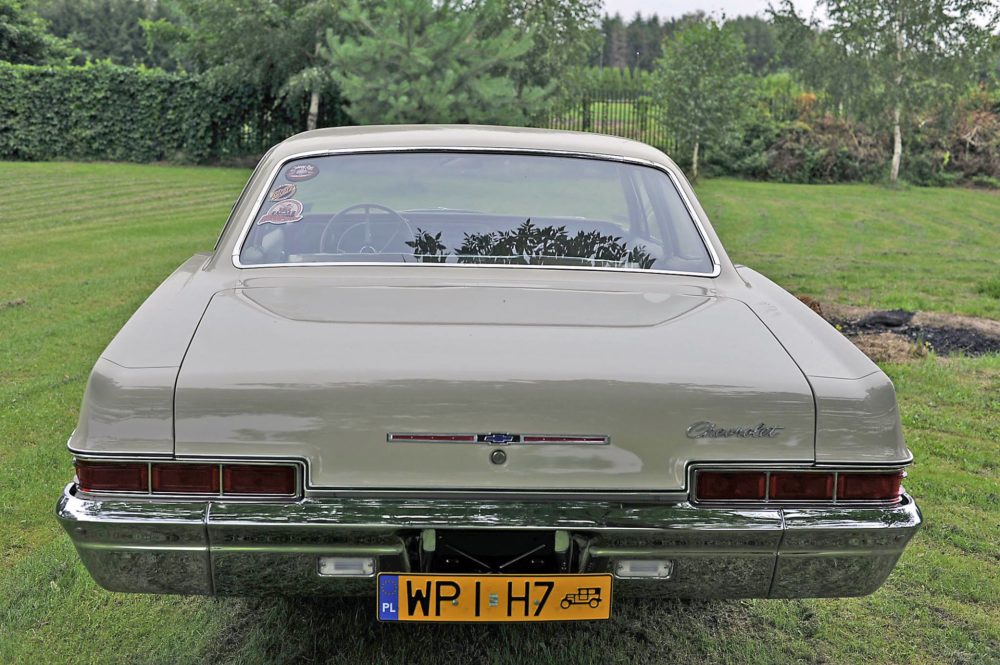 Chevrolet Impala '66 4dr 283cui - 4.6 V8 zdjęcie wykonał Robert Siwiński z Hellcatcars 