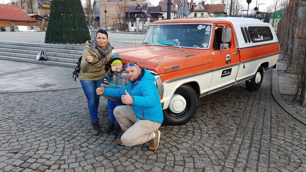 zakopane nowotarska24.com apartamenty stara polana krupóki park miejski plac zabaw skocznia bawialnia plac niepodległości trattoria adamo glubiak michał justyna kot-glubiak ford f250 '72 chevrolet impala '66 gnojowóz w podróży garaż party garaż podziemny